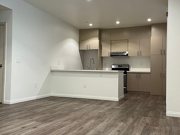 3rd image of 8715 Tobias Ave APT 401