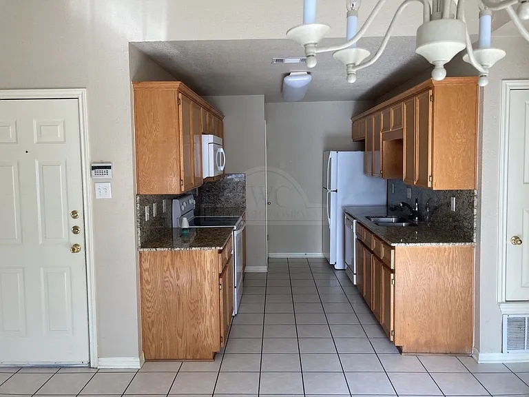 4502 Pennington Ave — Photo 5