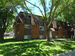 1910 16th St APT 5, Silvis, IL 61282