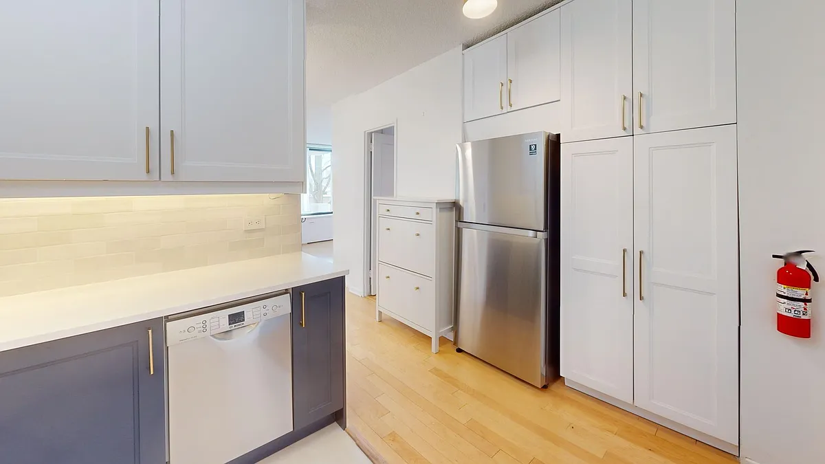 Building Photo - 240 M St SW #E102