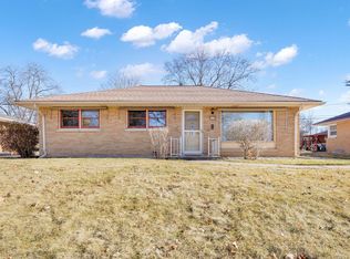 2772 S 74th St, West Allis, WI 53219