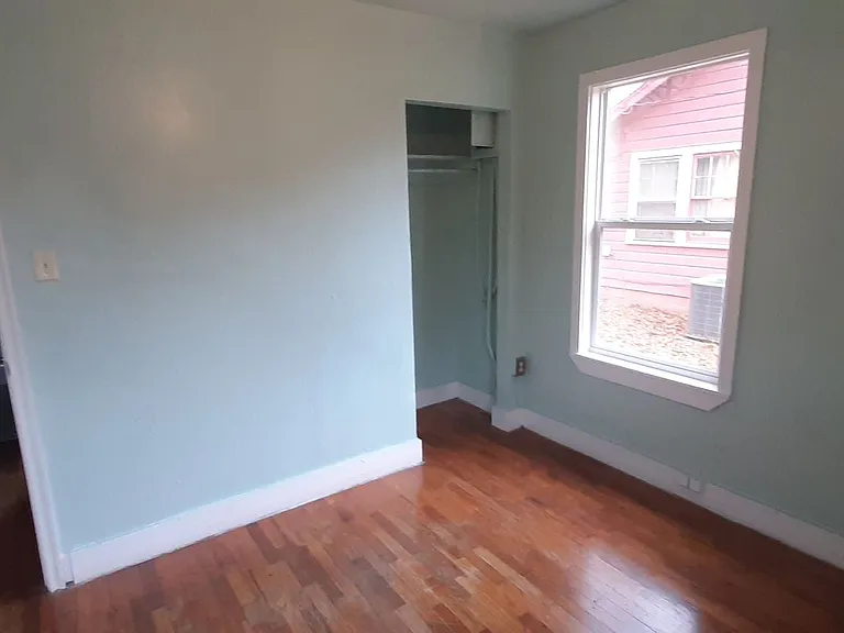 1301 W Vine Ave — Photo 10