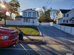 64 Bay Ave, Patchogue, NY 11772