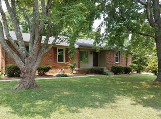 205 Lee Dr, Springfield, TN 37172
