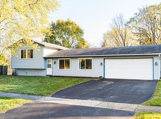 2000 Stairway Dr, Hanover Park, IL 60133