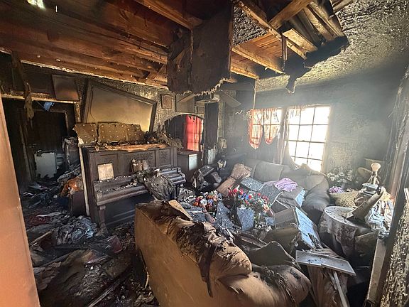 5th image of 891 Meagher St