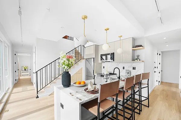 Rented by Highline Residential | media 28