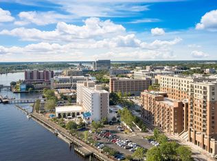 240 N Water Street Apt 853, Wilmington, NC 28401