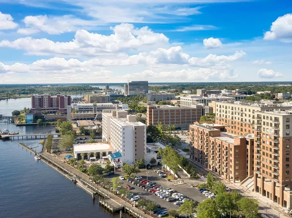 240 N Water Street Apt 853, Wilmington, NC 28401
