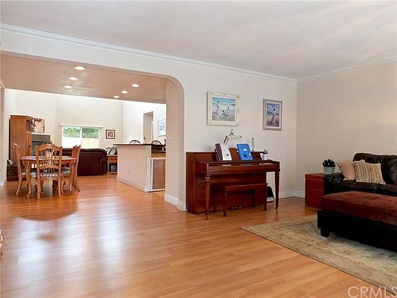 Arched entryways and crown molding