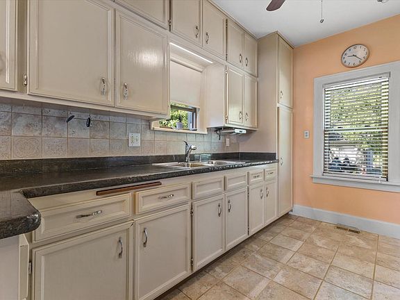 4th image of 4436 Douglas AVENUE