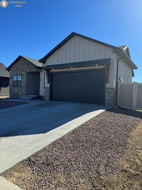 2nd image of 348 Arrowhead Dr