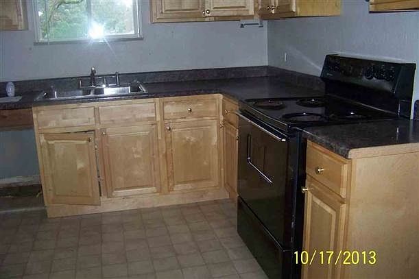 1st image of 415 S Farnum St