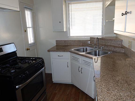 5th image of 1427 S Beverly Dr