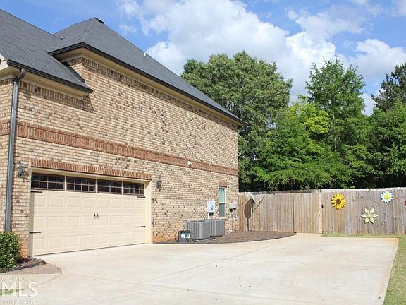 4th image of 205 Sousa Ct