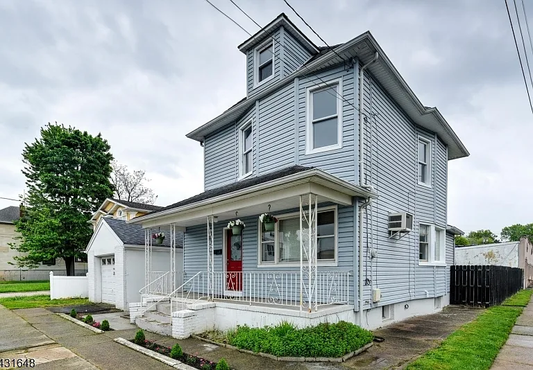 40 Grove St — Photo 5