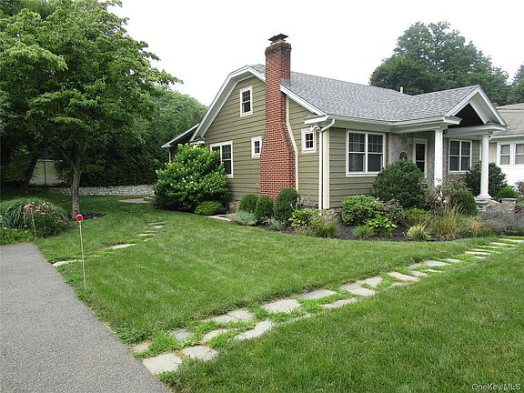3rd image of 9 Gallows Hill Road