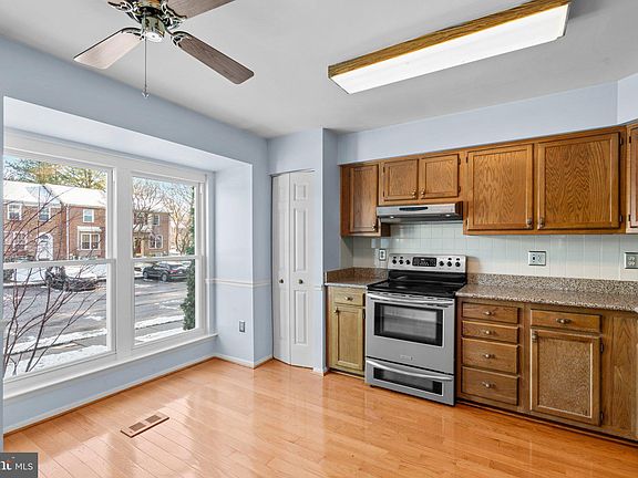 4th image of 30 Hunting Horn Cir