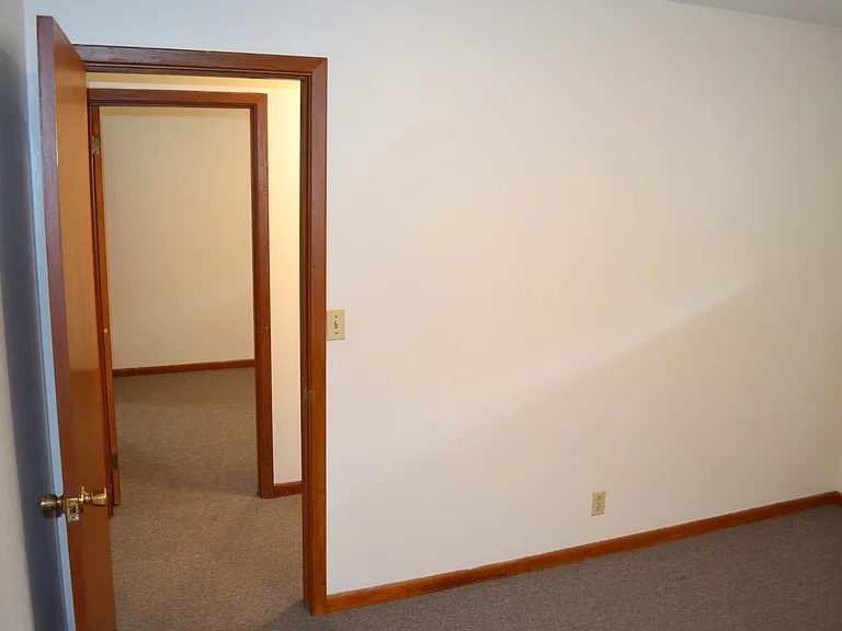 6300 Ervin Rd — Photo 9