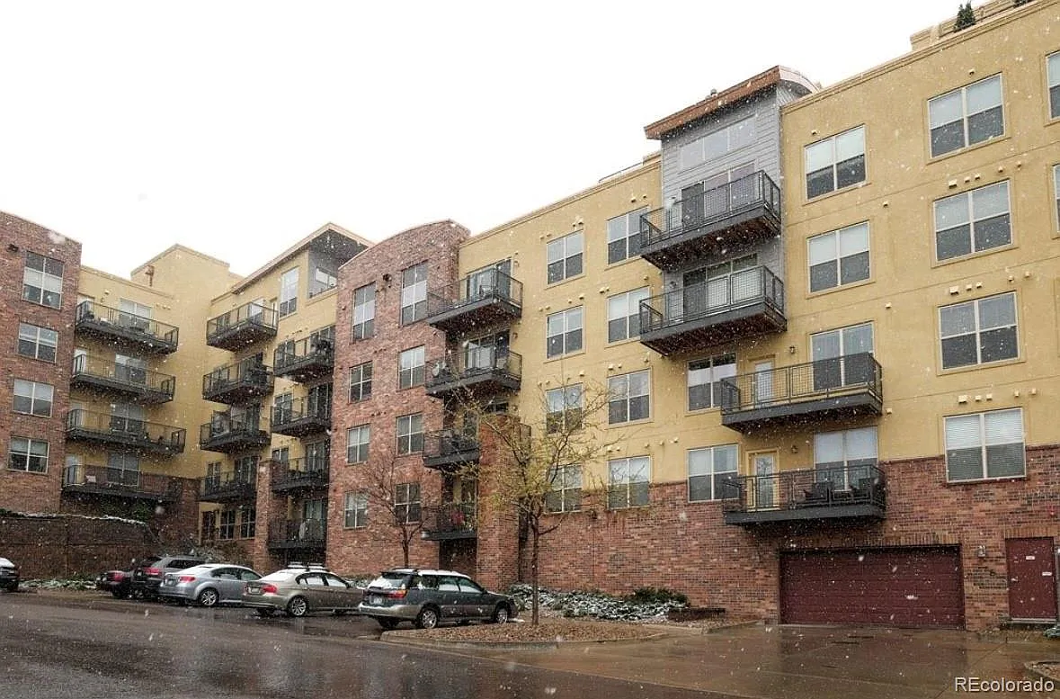 2 bed, 2.0 bath, 1172 sqft, $2,090 — Photo 2