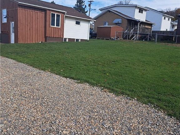 3rd image of 761 Zandona St