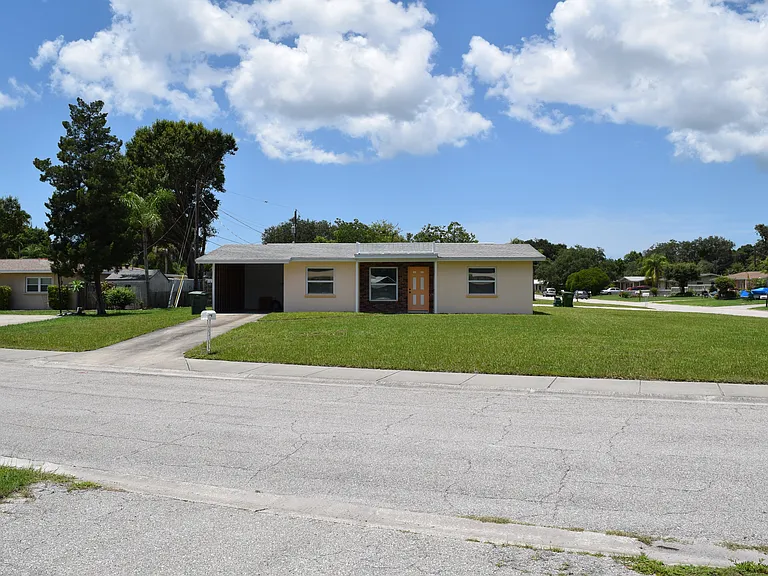 420 Midwest Pkwy — Photo 1