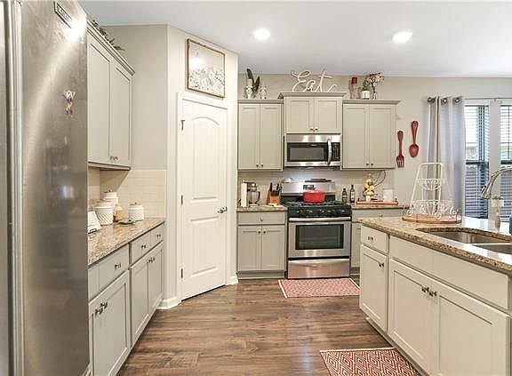 3rd image of 3824 W Lake Michele Cir