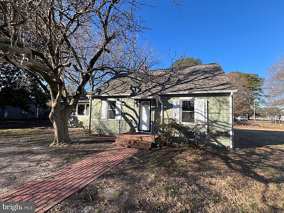 2nd image of 1506 Rose Dr