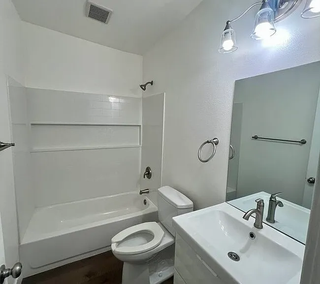 144 Primrose Ave #MAIN — Photo 10