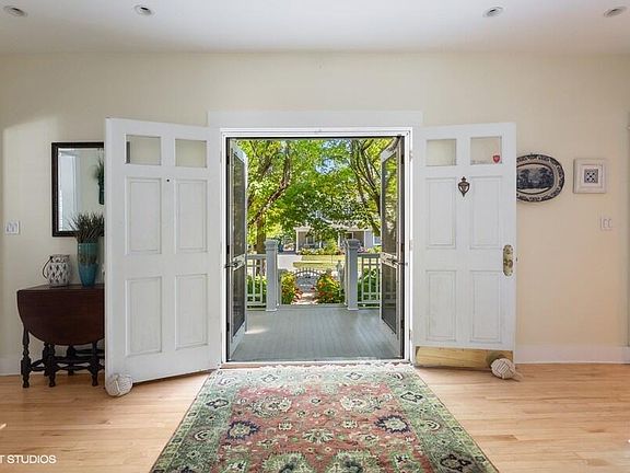 5th image of 369 Park Ave