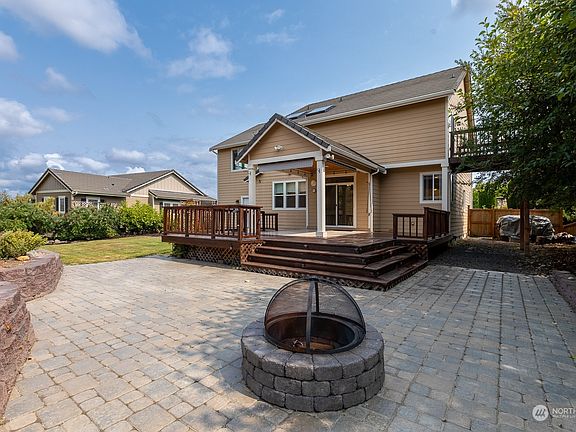 3rd image of 16726 139th Avenue E