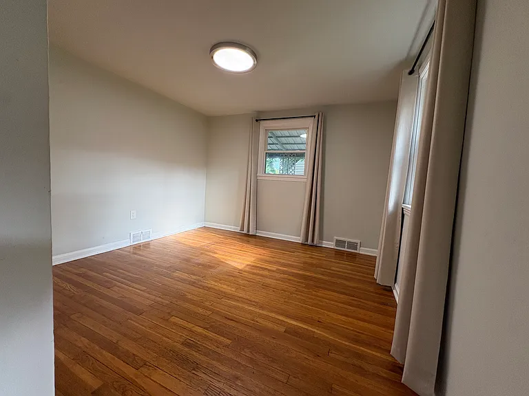 5357 Brownsville Rd — Photo 6