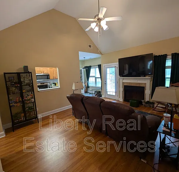 1228 Peacock Trl — Photo 3