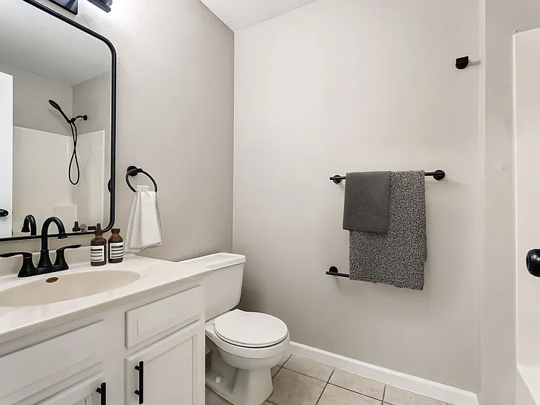 Coral Club Apartments — Photo 9