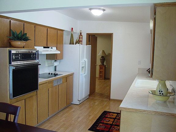 Nice and bright kitchen