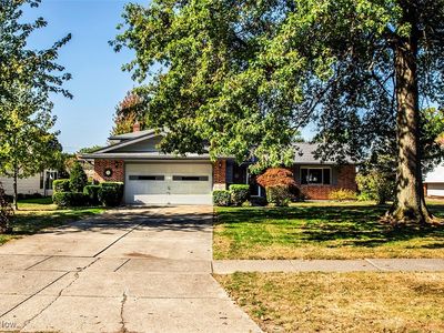 6612 Louann Dr, North Olmsted, OH, 44070