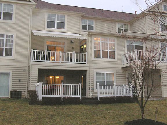 Rear of home - note BOTH great decks