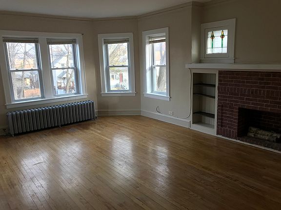 3rd image of 1702 Greenwood St