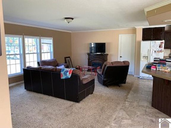 2nd image of 260 Anita Ln