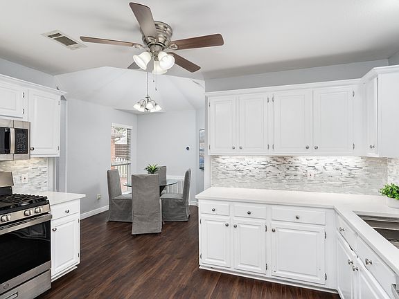 4th image of 510 Windsor Way