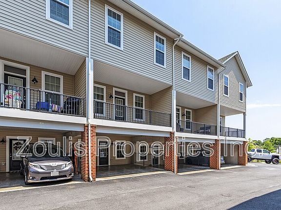 4th image of 43G E Gordon St