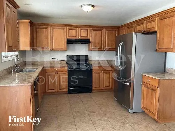 17808 State Line Ave — Photo 5