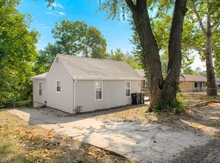 3817 N Elmwood Ave, Kansas City, MO 64117