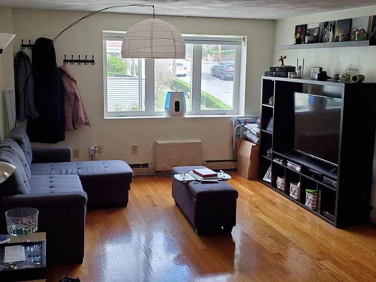 4 Aldersey St #16 — Photo 10