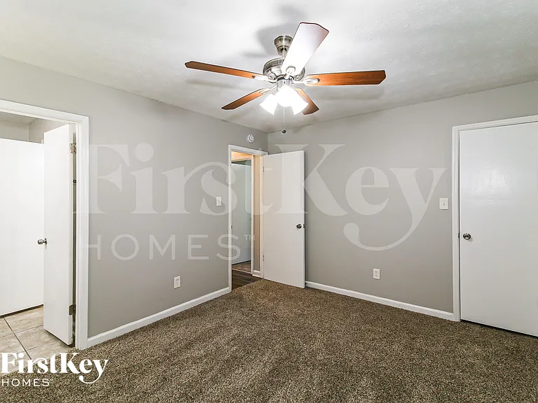230 Montego Cir — Photo 12