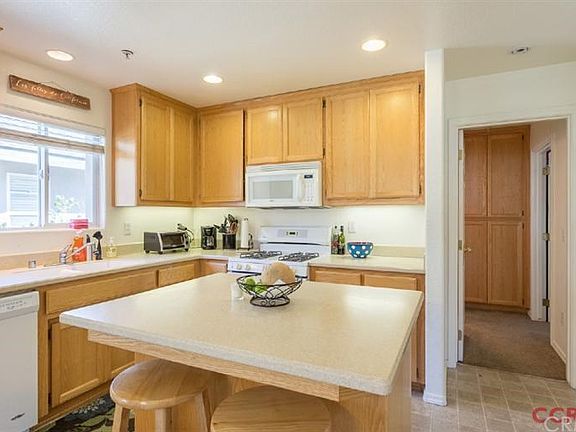 4th image of 497 E Foothill Blvd