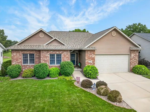 2400 Stone Crst, Stoughton, WI 53589