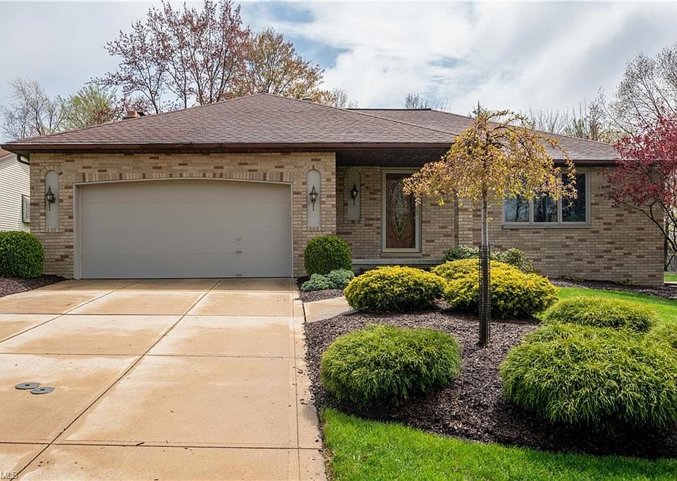 1st image of 3843 Saint Petersburg Dr
