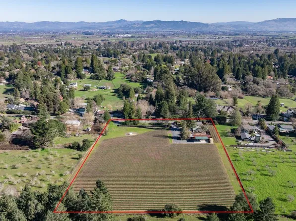 1090 Cunningham Road, Sebastopol, CA 95472