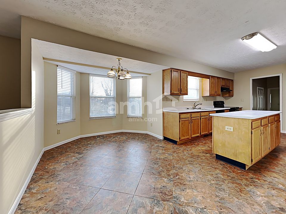 6726 Forest Hill Ln, Hamilton, OH 45011 | Zillow